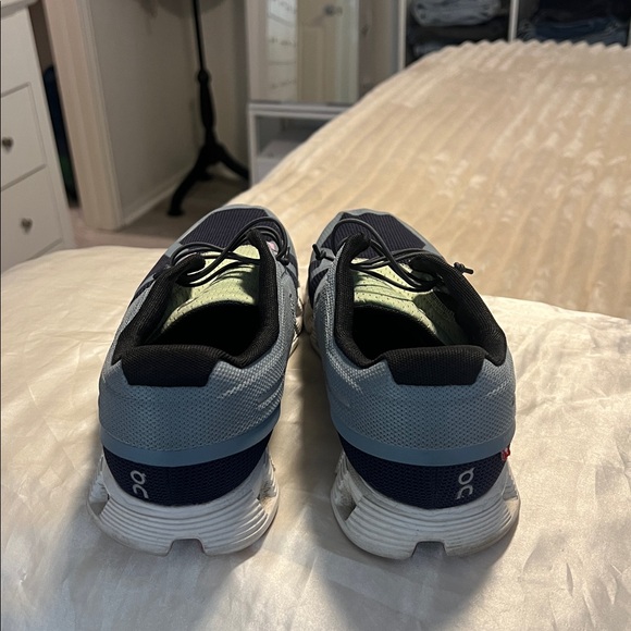 Stylish Women's Athletic Shoes in Mint and Navy - Picture 3 of 6